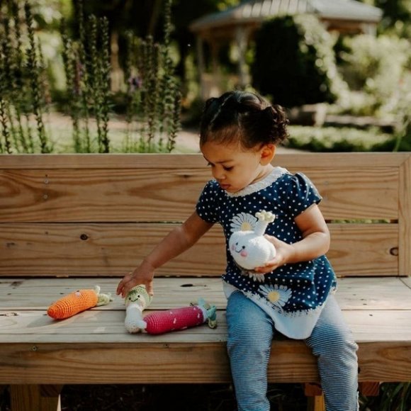 Friendly Radish Rattle - Picture 3 of 3